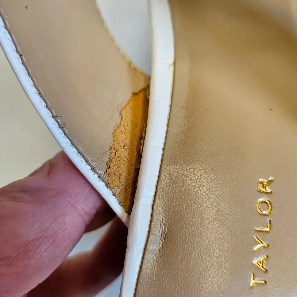 Ann Taylor‎ White Leather Croc Embossed Sandals With Stacked Block Heel Size 9M
